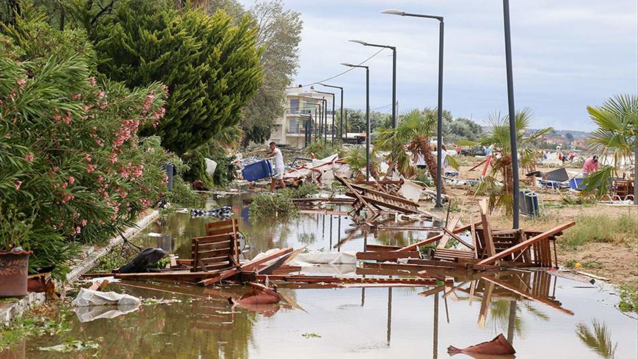 Κακοκαιρία: Προβλήματα από τους ισχυρούς ανέμους στη Χαλκιδική