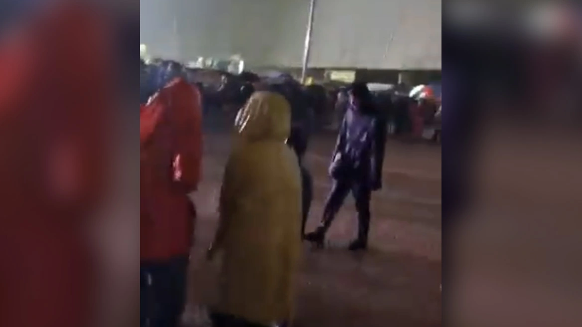 Imagine Dragons: Διεξάγεται κανονικά η συναυλία παρά την κακοκαιρία – «Για τα χρήματα θυσιάζουν την ανθρώπινη ασφάλεια»