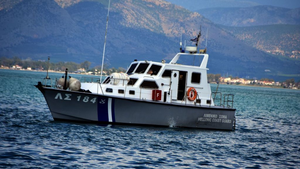 Πύλος: Νεκρός 75χρονος αλλοδαπός που έπεσε στη θάλασσα από το σκάφος του