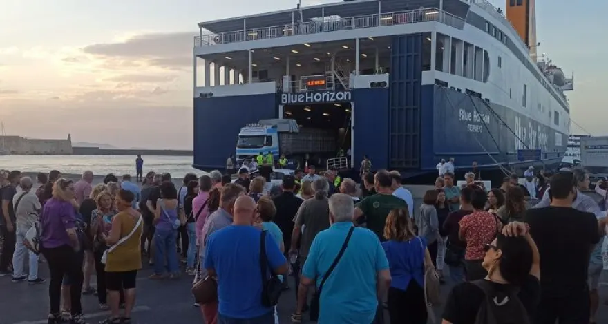 Ηράκλειο: Συγκέντρωση διαμαρτυρίας έξω από το Blue Horizon για την δολοφονία του 36χρονου – «Οι ζωές μας μετράνε»