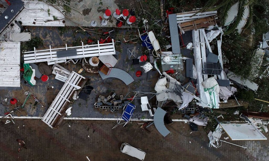 Κακοκαιρία: Καταστροφές στην Χαλκιδική – Η θάλασσα μπήκε μέσα σε σπίτια και καταστήματα στο Πευκοχώρι