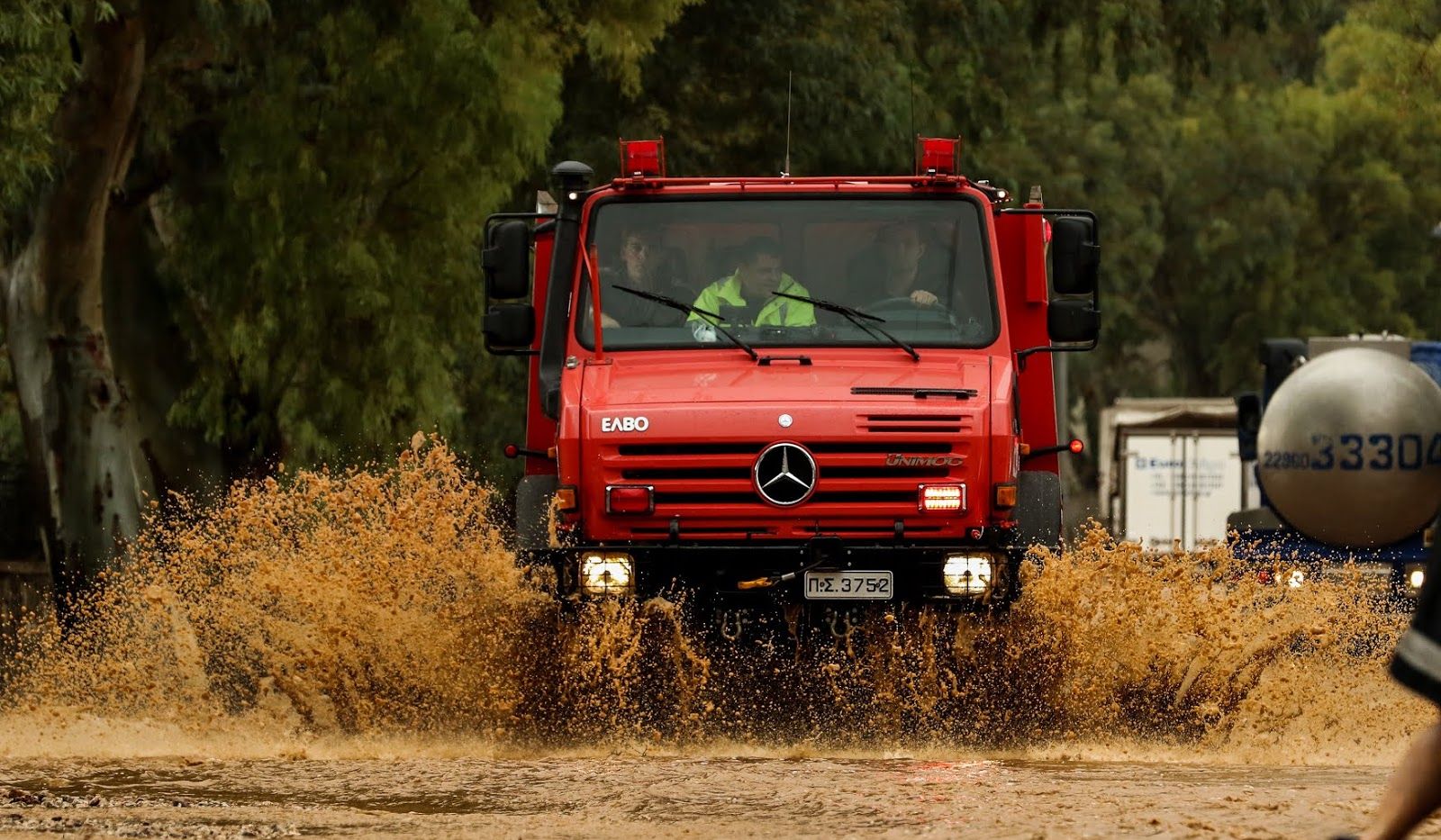 Απίστευτες εικόνες: Πλημμύρισε η Πυροσβεστική Υπηρεσία και η Σχολή Μονίμων Υπαξιωματικών