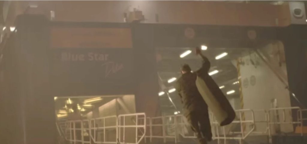 Βlue Star: Η διαφήμιση με τον καπετάνιο να περιμένει τον αργοπορημένο επιβάτη! (βίντεο)