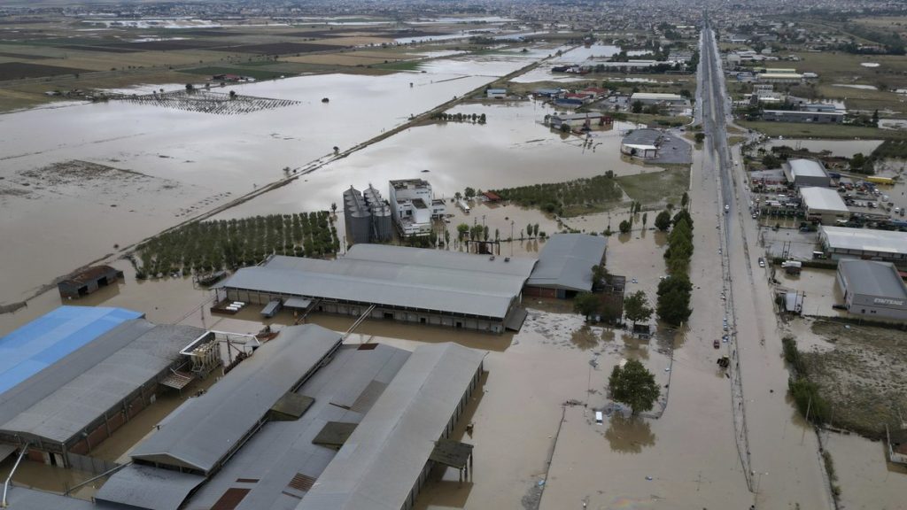 ΕΕ: Ενεργοποιήθηκε το σύστημα Copernicus για τη Θεσσαλία – «Αυτή τη φορά δεν είναι φωτιές αλλά πλημμύρες»