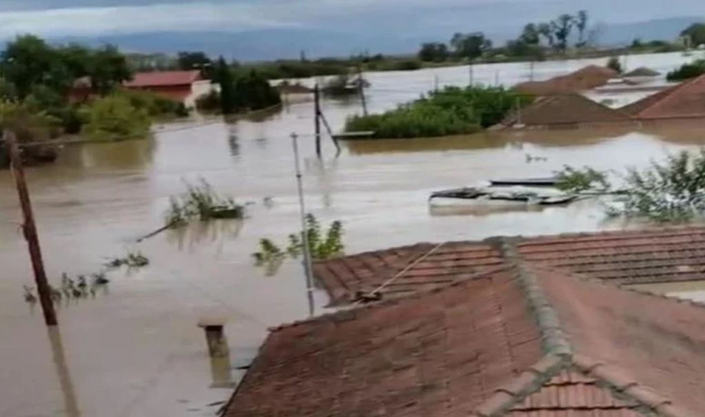 Δήμαρχος Παλαμά Καρδίτσας: «Υπάρχουν δεκάδες εγκλωβισμένοι – Θα έχουμε πνιγμούς – Από χθες έχω ζητήσει ελικόπτερο»