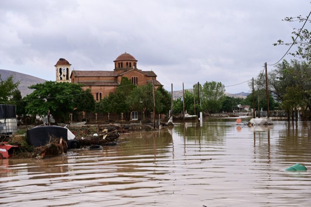 Θεσσαλία: Ξεκίνησαν οι πληρωμές στους πληγέντες από τις πλημμύρες