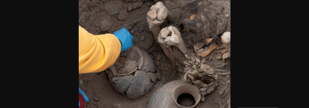 Περού: Αρχαιολόγοι ανακάλυψαν μούμια 1.000 ετών – Τα μαλλιά της ήταν άθικτα (βίντεο)