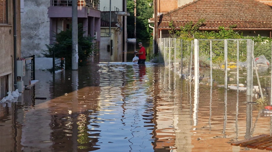 Λάρισα: Εκκενώνονται τα χωριά Φαλάνη, Δασοχώρι και Κουλούρι – Πλημμύρισαν σπίτια