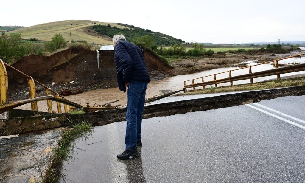 Δείτε σε ποιους δρόμους της Θεσσαλίας έχει διακοπεί η κυκλοφορία