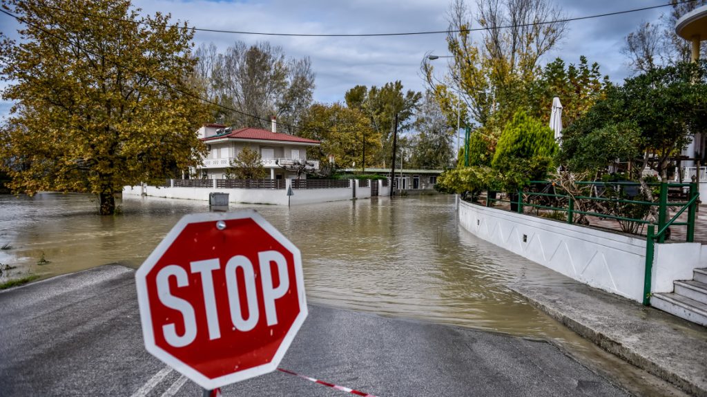 Κακοκαιρία: «Ήχησε» ξανά το «112» για τους κατοίκους του δήμου Τεμπών στη Λάρισα
