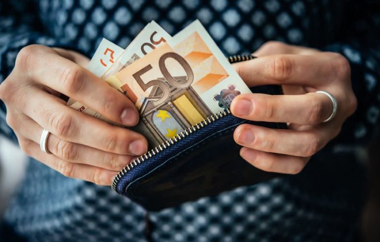 Σας μείωσαν τον μισθό; – Δείτε πως θα διατηρήσετε την ψυχική σας υγεία