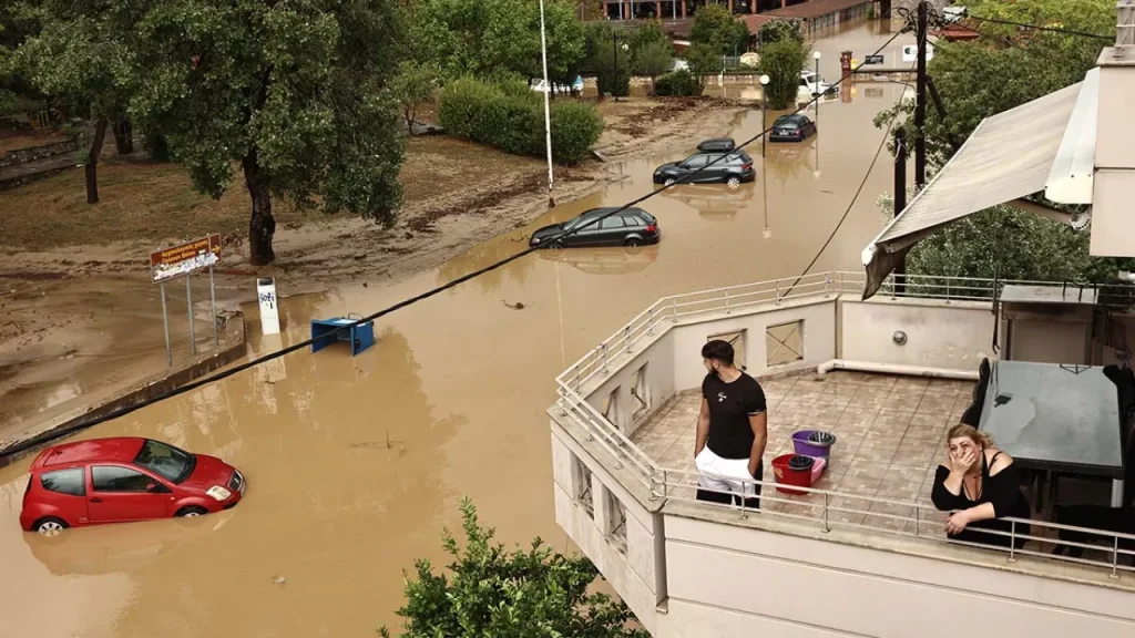 ΔΕΔΔΗΕ σε πλημμυροπαθείς: «Ελέγξτε τις εσωτερικές ηλεκτρονικές εγκαταστάσεις»