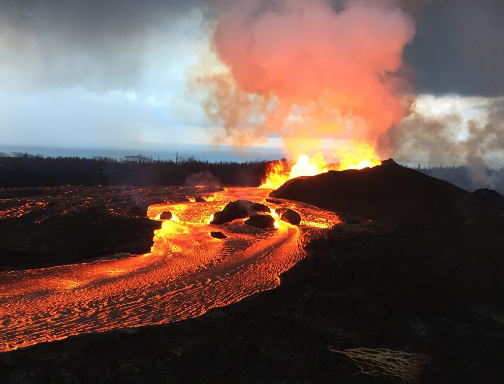 Χαβάη: «Ξύπνησε» μετά από τρεις μήνες… ηρεμίας το ηφαίστειο Κιλαουέα (βίντεο)