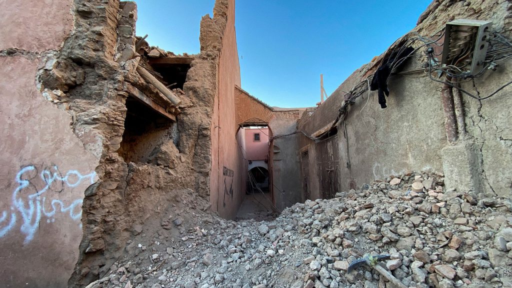 Μαρόκο: Στους 2.497 αυξήθηκε ο αριθμός των νεκρών από τον σεισμό – Βοήθεια και από άλλες χώρες