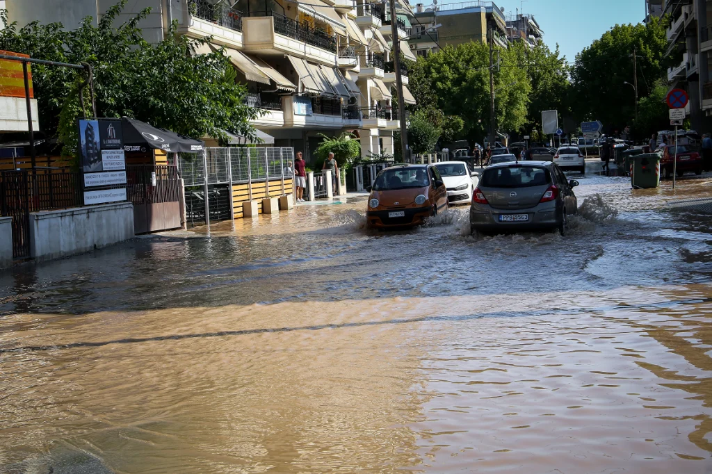 Θεσσαλία: Ποιοι δρόμοι παραμένουν κλειστοί – Πώς διεξάγεται η κυκλοφορία