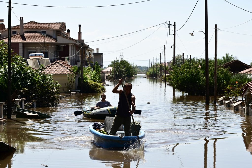 Πλημμύρες: Καταγγελία κατά Κ.Αγοραστού και Πυροσβεστικής για συγκάλυψη ευθυνών