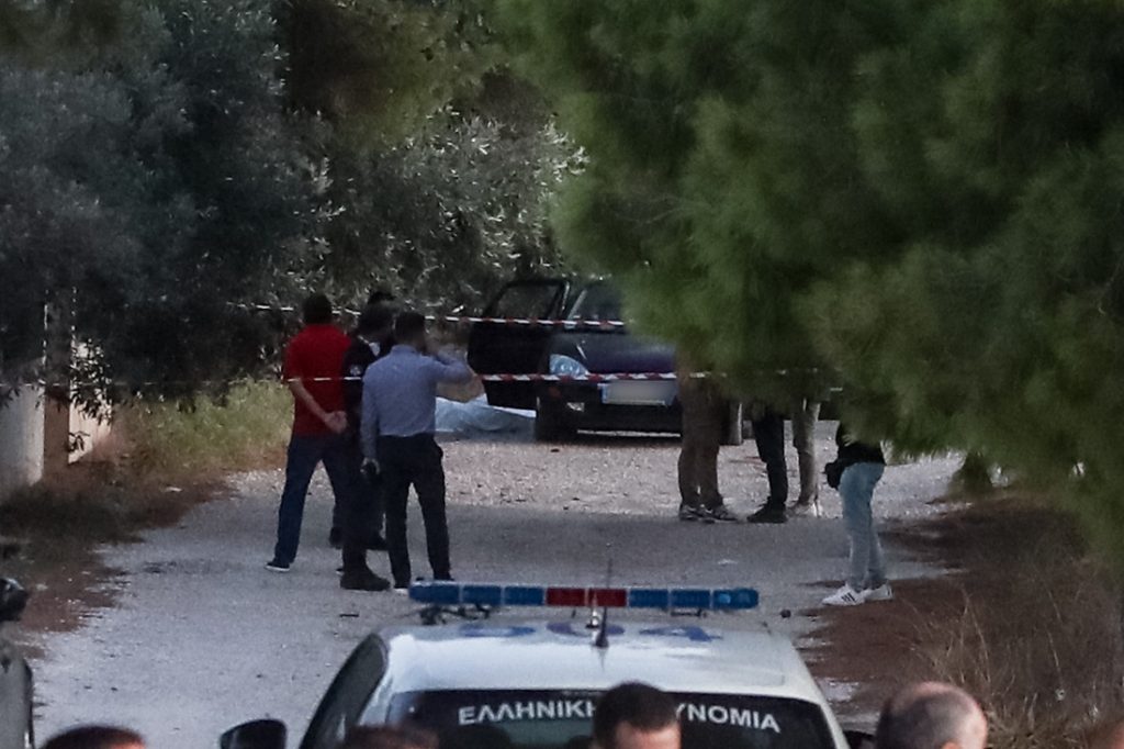 Διασώστης ΕΚΑΒ για σφαγή στην Αρτέμιδα: «Η δολοφονία διήρκησε λιγότερο από ένα λεπτό»