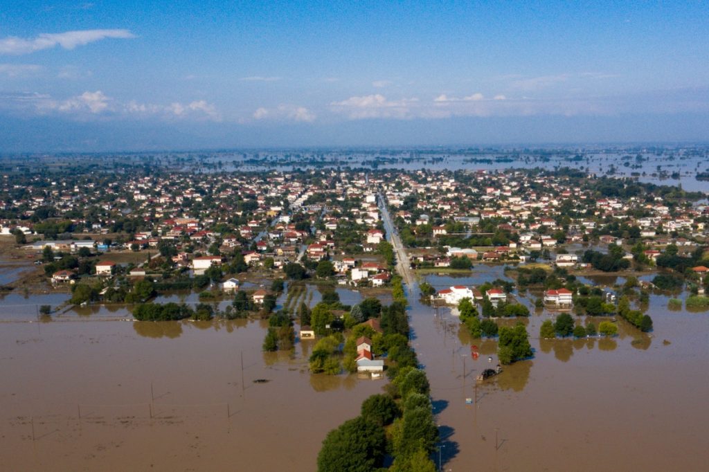 Αυξάνονται τα θύματα από τις πλημμύρες στη Θεσσαλία: Τους 16 έφτασαν οι νεκροί – Βρέθηκε μέσα σε αυτοκίνητο