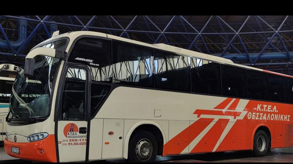 Θεσσαλονίκη: Φορτηγό συγκρούστηκε με λεωφορείο του ΚΤΕΛ – Μετέφερε έξι επιβάτες