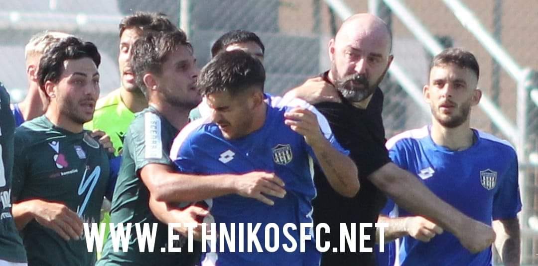 Εθνικός Πειραιώς: Φωτογραφία από τη στιγμή της βιαιοπραγίας κατά ποδοσφαιριστή της ομάδας