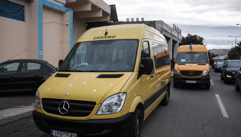 Σε σοκ ο 9χρονος που ξέχασαν στο σχολικό λεωφορείο: «Ήταν πολύ φοβισμένος – Δεν είχε ούτε νερό και έπαθε αφυδάτωση»