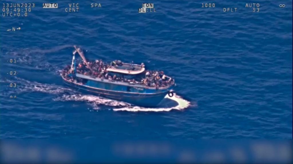 Μήνυση κατά παντός υπευθύνου κατέθεσαν 40 επιζώντες του πολύνεκρου ναυαγίου στην Πύλο