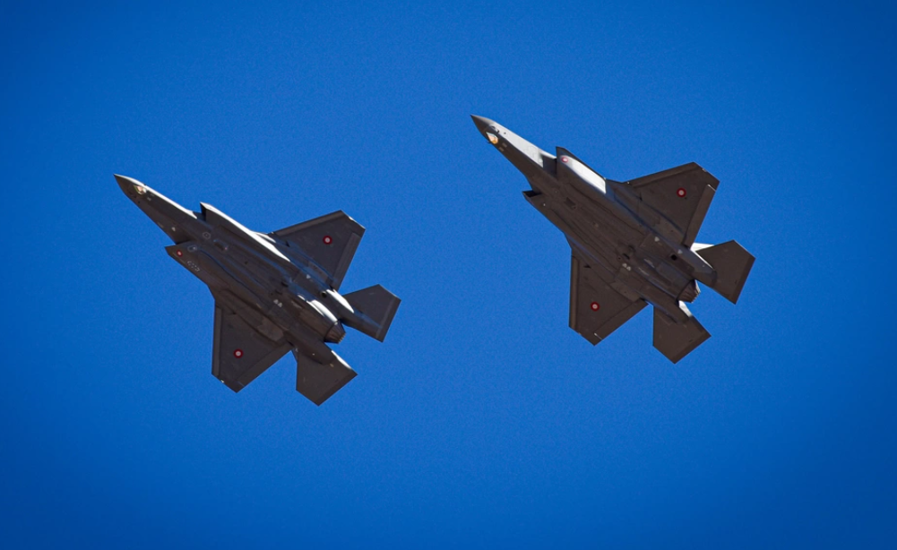 Προσγειώθηκαν στη Δανία τα πρώτα τέσσερα stealth μαχητικά F-35