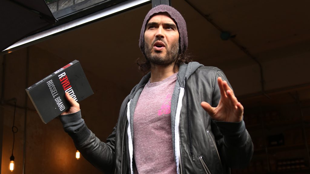 Ράσελ Μπραντ: Τέσσερις γυναίκες τον κατηγορούν για σεξουαλικές επιθέσεις – «Ήμουν πολυγαμικός, όχι κακοποιητικός»