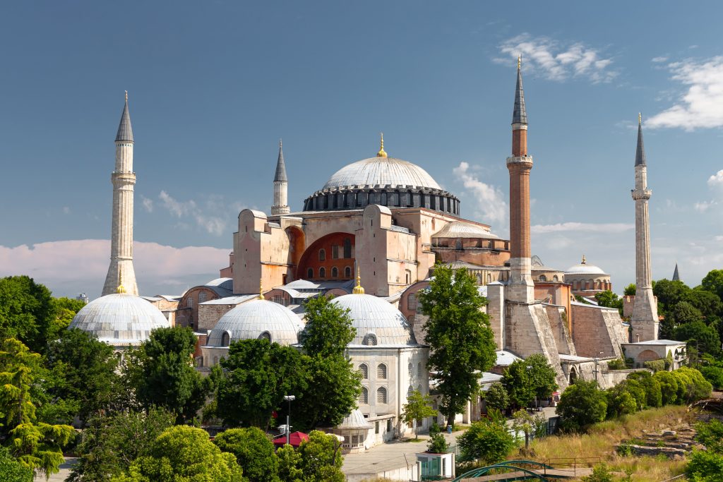 Η Τουρκία διαψεύδει τις φήμες περί κλεισίματος της Αγίας Σοφίας για 50 χρόνια – «Το τέμενος θα είναι ανοιχτό»