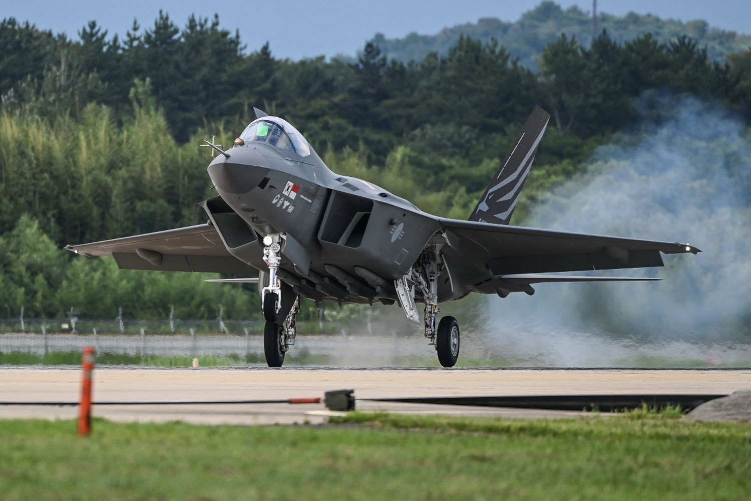 Τα ΗΑΕ μπαίνουν στο πρόγραμμα ανάπτυξης του νοτιοκορεάτικου μαχητικού KF-21 και ρίχνουν 30 δισ. δολάρια