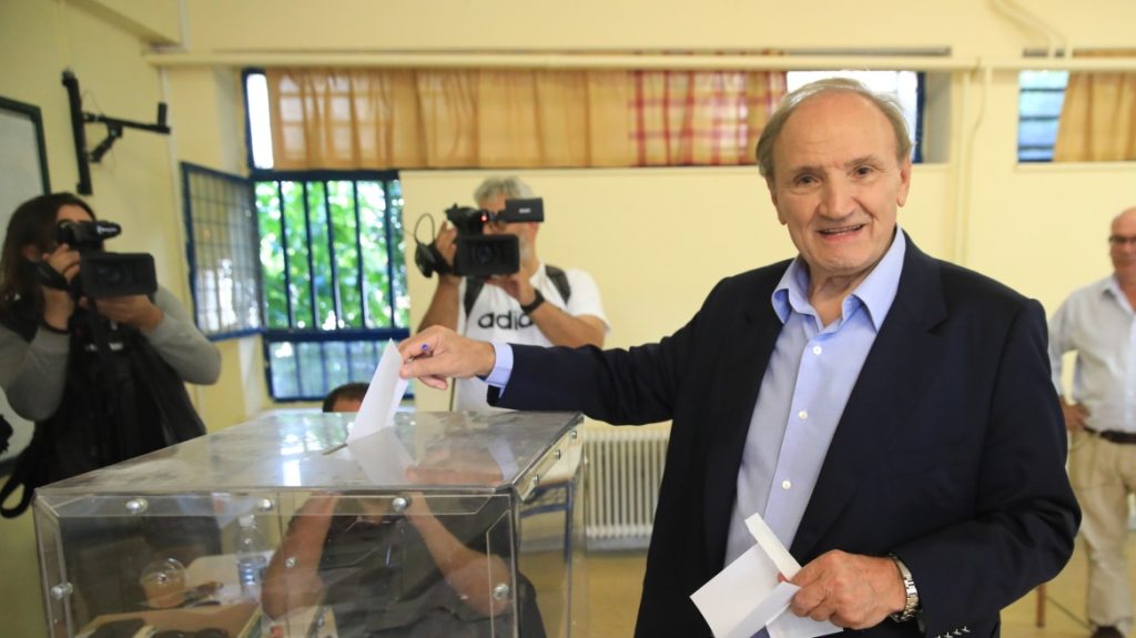 ΣΥΡΙΖΑ: Ψήφισε ο Σ.Τζουμάκας στην Καλλιθέα – «Να αλλάξουμε πορεία με στόχο τη διακυβέρνηση της χώρας»