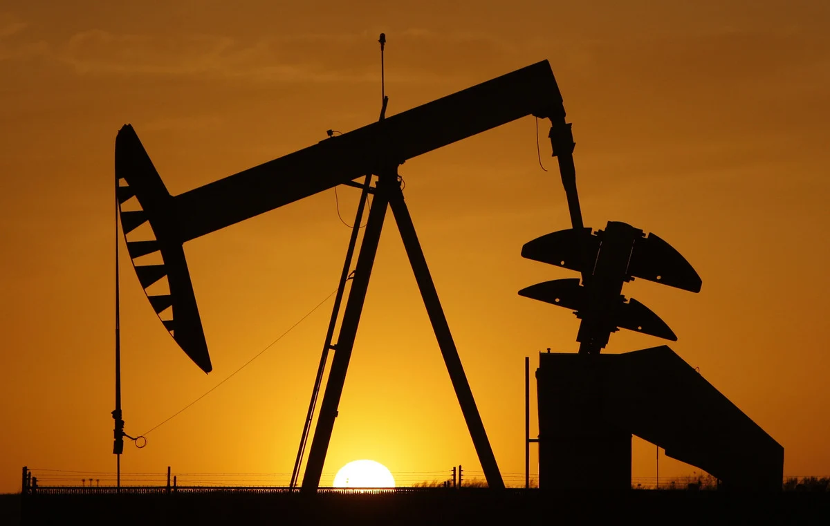 «Καλπάζει» η ακρίβεια: Το πετρέλαιο θα «χτυπήσει» τα 100 δολάρια – Νέες αυξήσεις από τα καύσιμα έως το σούπερ μάρκετ
