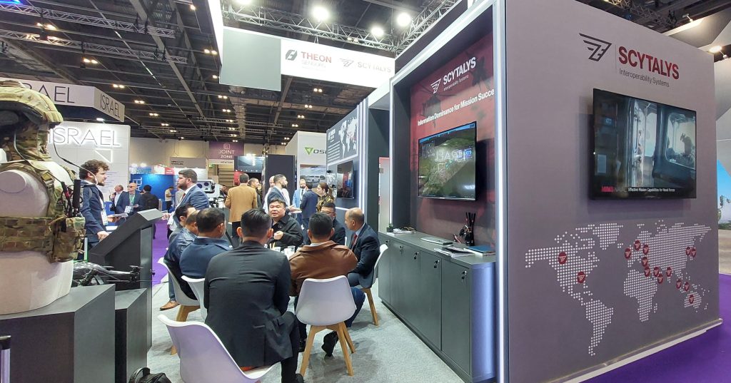 THEON SENSORS & SCYTALYS: Εντυπωσίασαν με τις νέες ολοκληρωμένες λύσεις τακτικής διασύνδεσης & τα νέα optronics που παρουσίασαν στην DSEI 2023