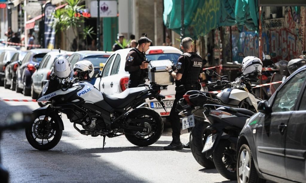 Εκτέλεση 39χρονου στον Πειραιά: «Τον σκότωσε κάποιος που παρίστανε τον Ράμπο» είπε ο αδερφός του θύματος