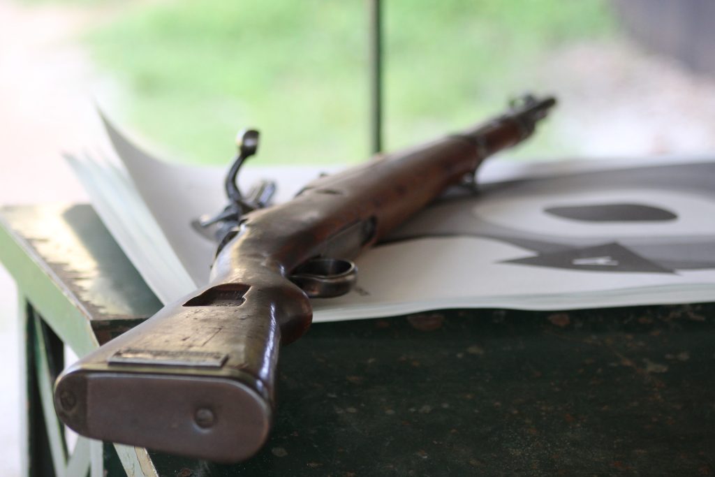 Λαμία: Καταδικάστηκε ο ηλικιωμένος που πυροβόλησε Ρομά για τενεκέδες με λάδι – «Δεν ήθελα να του κάνω κακό»