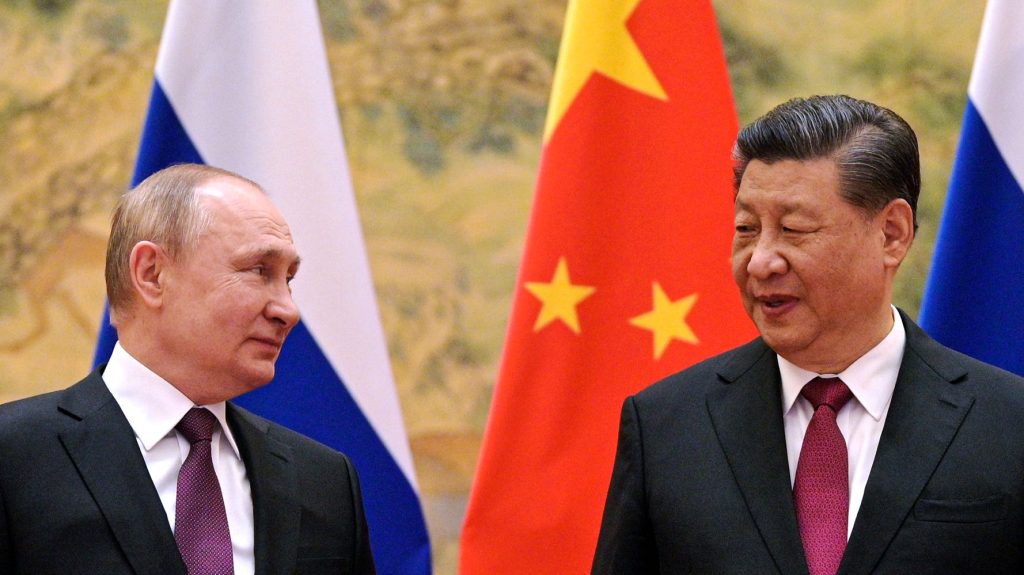 Η Κίνα επιδιώκει να εμβαθύνει την εμπορική και επενδυτική συνεργασία με τη Ρωσία