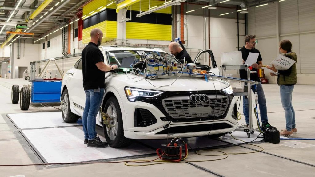 Νέο κέντρο για την ασφάλεια από την Audi