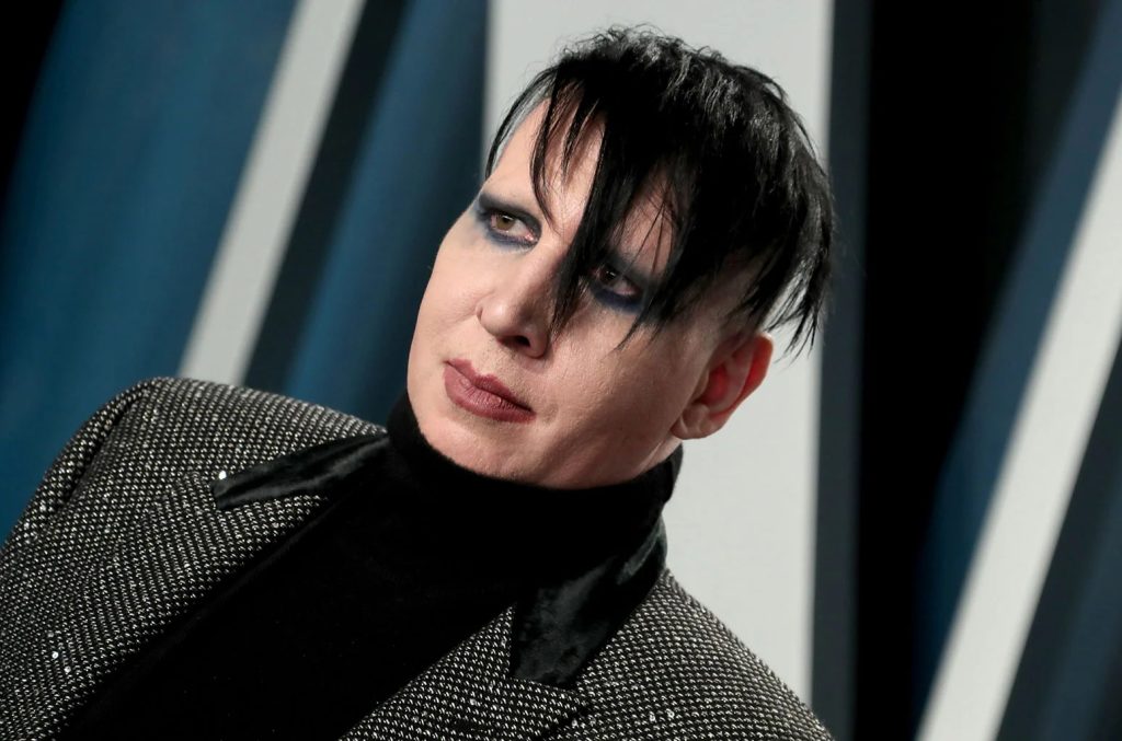 «Καμπάνα» στον Marilyn Manson επειδή φύσηξε τη μύτη του πάνω σε μία γυναίκα – «Ήταν ότι πιο αηδιαστικό»
