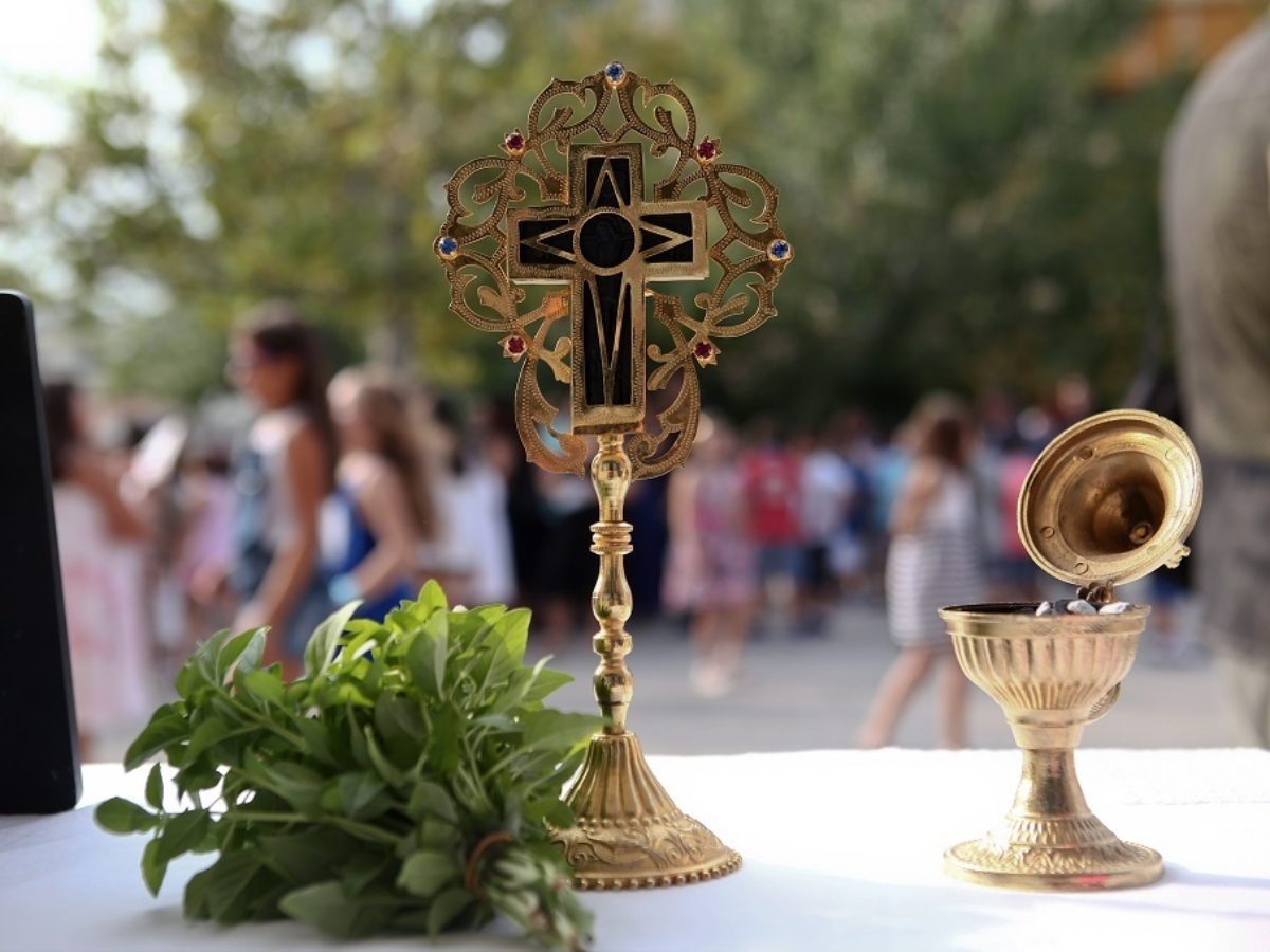 Σχολική άδεια και για τον αγιασμό: Ποια είναι τα δικαιώματα των εργαζόμενων γονέων