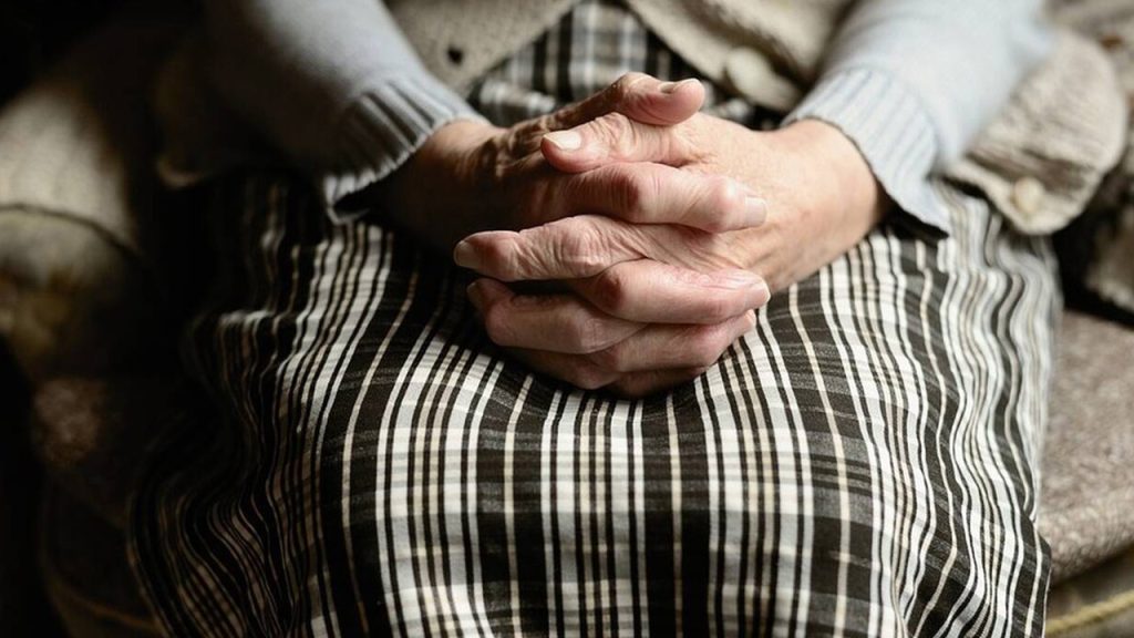 Αλλοδαπή «έφαγε» 15.000 ευρώ από δύο ηλικιωμένες γυναίκες με την μέθοδο του τροχαίου ατυχήματος