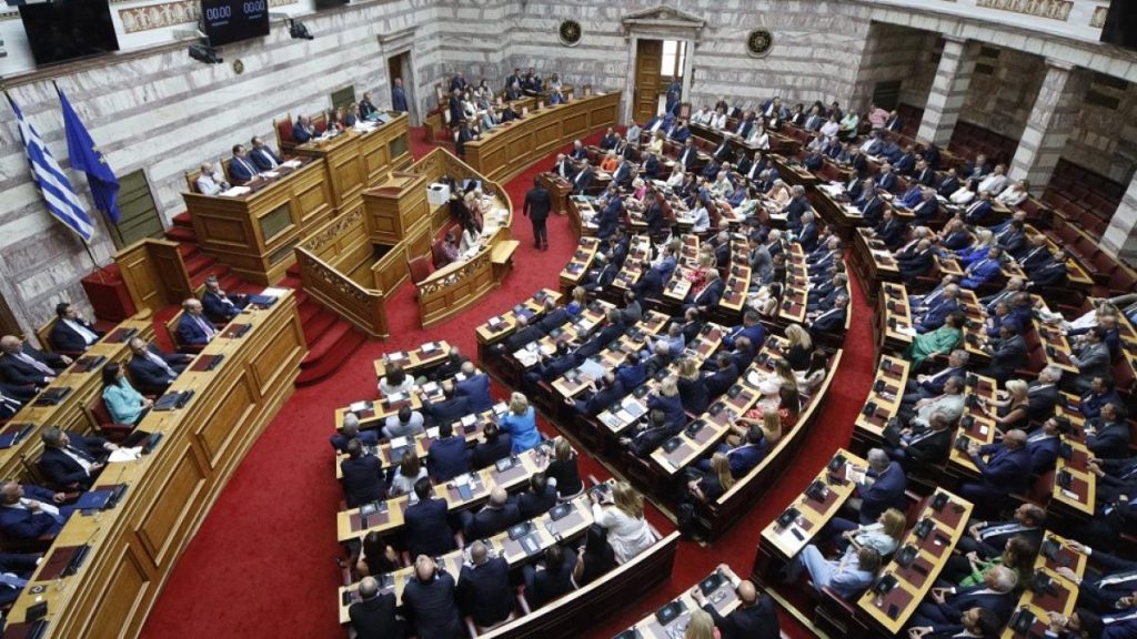 Βουλή: Ομόφωνα άρση ασυλίας για Δ.Καλαματιανό, Γ.Κοτρωνιά και Ρ.Δούρου (upd)