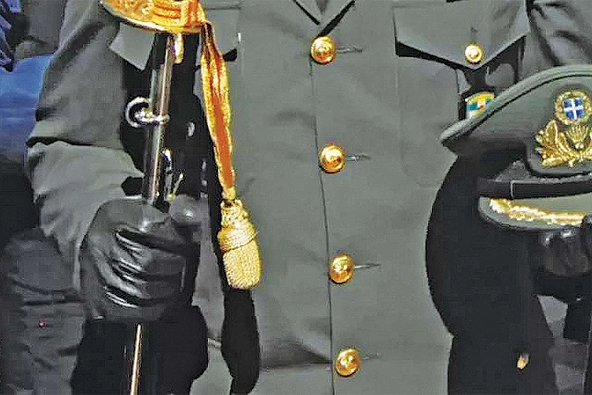 Συνταγματάρχης που είχε συλληφθεί για κλοπή υποκαταστήματος τράπεζας εξέπεσε στο βαθμό του Στρατιώτη