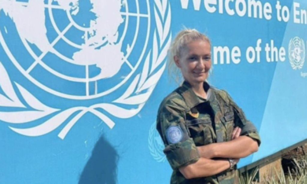 Σε κλίμα οδύνης τελέστηκε η κηδεία της 40χρονης νοσηλεύτριας της Πολεμικής Αεροπορίας που σκοτώθηκε στη Λιβύη (βίντεο)