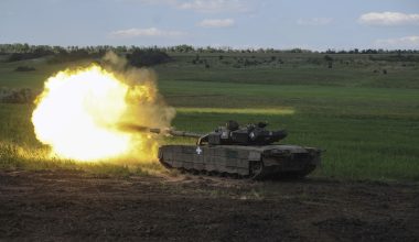 Καταστράφηκαν άρματα μάχης Leopard στο Κουπιάνσκ! – Οι Ουκρανοί τα μετέφεραν από Bέρμποβο-Ραμποτίνο (βίντεο)