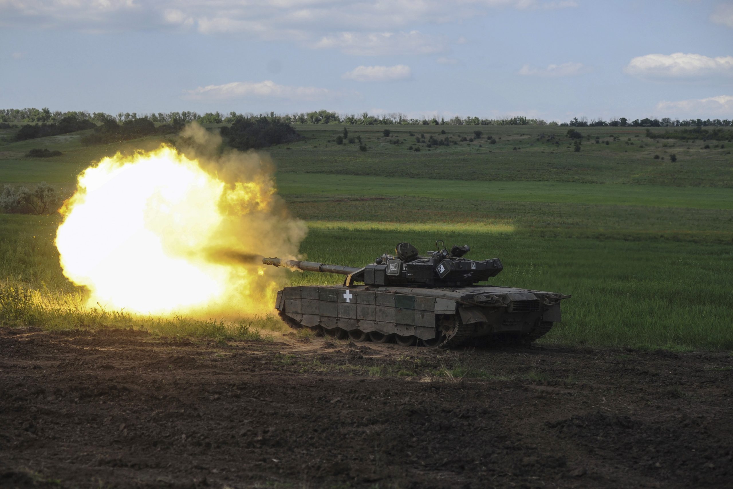 Καταστράφηκαν άρματα μάχης Leopard στο Κουπιάνσκ! – Οι Ουκρανοί τα μετέφεραν από Bέρμποβο-Ραμποτίνο (βίντεο)