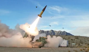 Οι ΗΠΑ στέλνουν τελικά πυραύλους μεγάλου βεληνεκούς ATACMS στην Ουκρανία