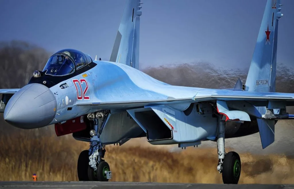 Η υπερευλιξία των Su-35 μέσα από ακροβατικούς ελιγμούς (βίντεο)