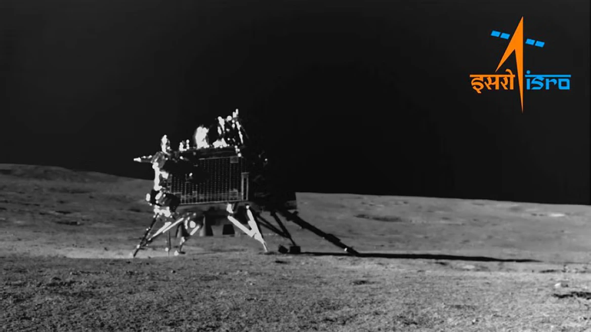 Chandrayaan-3: Πριν λίγες ημέρες πανηγύριζαν – Τώρα προσπαθούν να «ξυπνήσουν» το διαστημόπλοιο στη Σελήνη