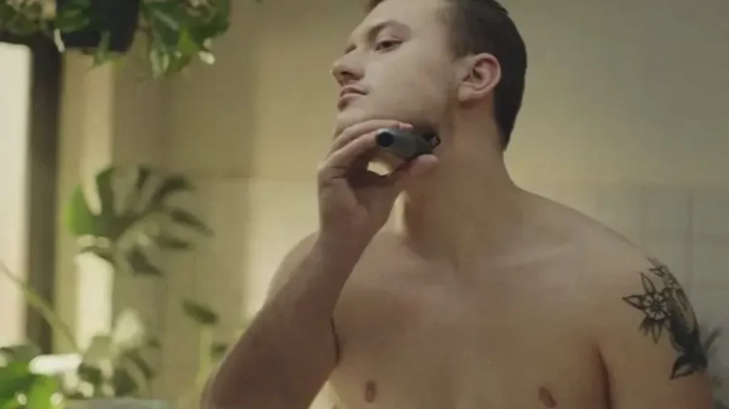 Σάλος με διαφήμιση ξυριστικής μηχανής με «πρωταγωνιστή» τρανς άνδρα