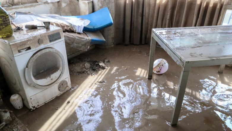 Θεσσαλία: Συνελήφθησαν Ρομά για πλιάτσικο σε πλημμυρισμένα σπίτια και επιχειρήσεις